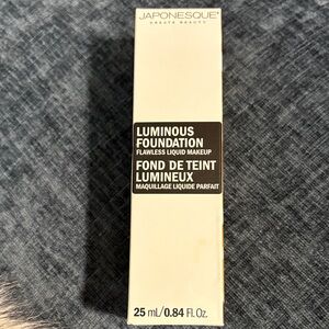 Japonesque Luminous Foundation Flawless Liquid Makeup in Shade 10